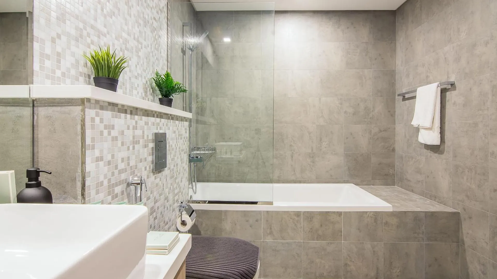Stella Maris, Dubai Marina- Luxurious 1-Br Apartment